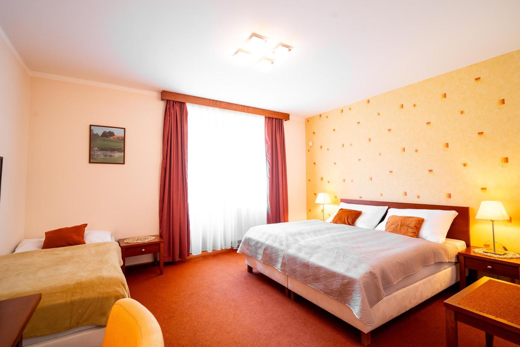 Golf Hotel Austerlitz Eksteriør billede